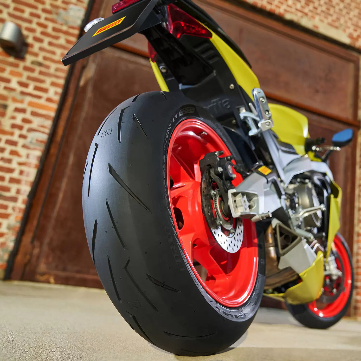 未使用　ピレリ/DIABLO ROSSOⅡ
  　120/70  ZR17 Webike | PIRELLI ピレリ DIABLO ROSSO II【120/70 ZR17 M/C