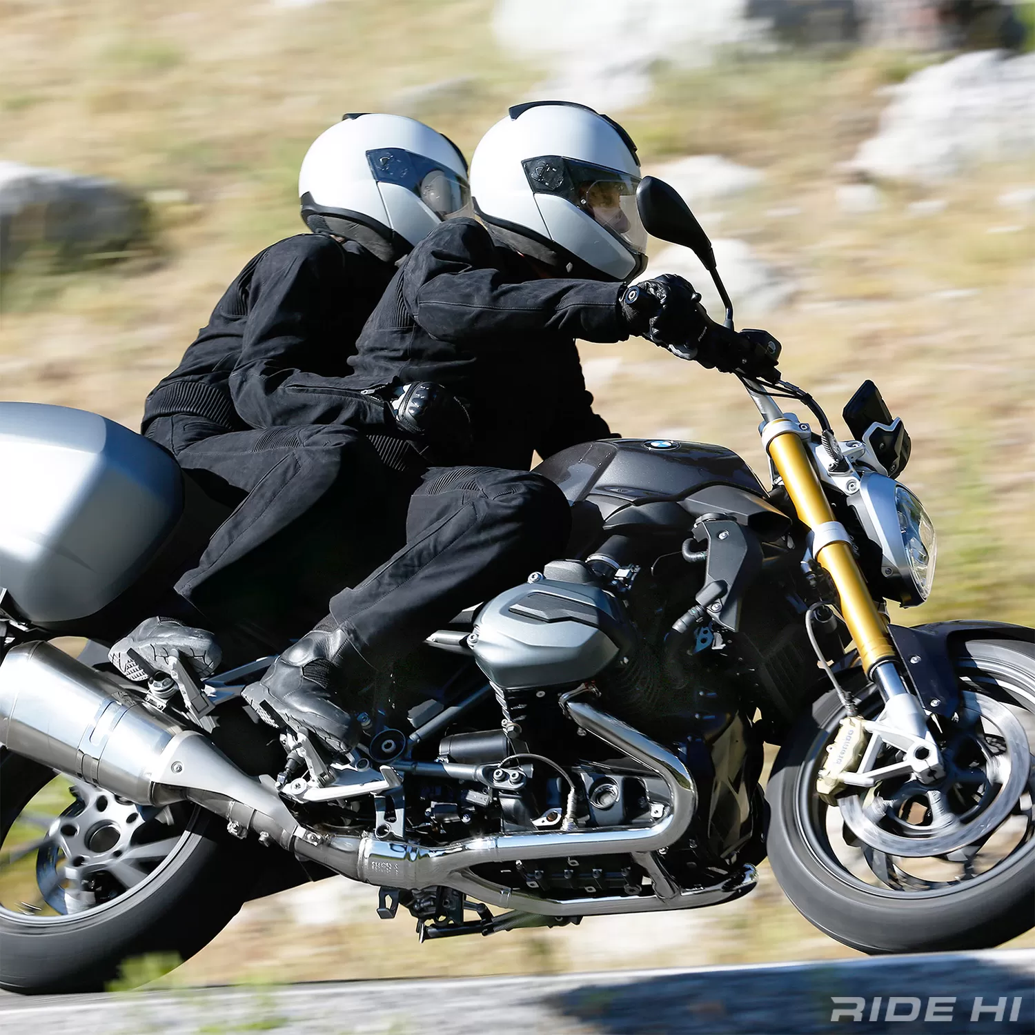 ポテロング サフ塗ってミラーも買ったしあとはちゃんと色塗れば完成と言って