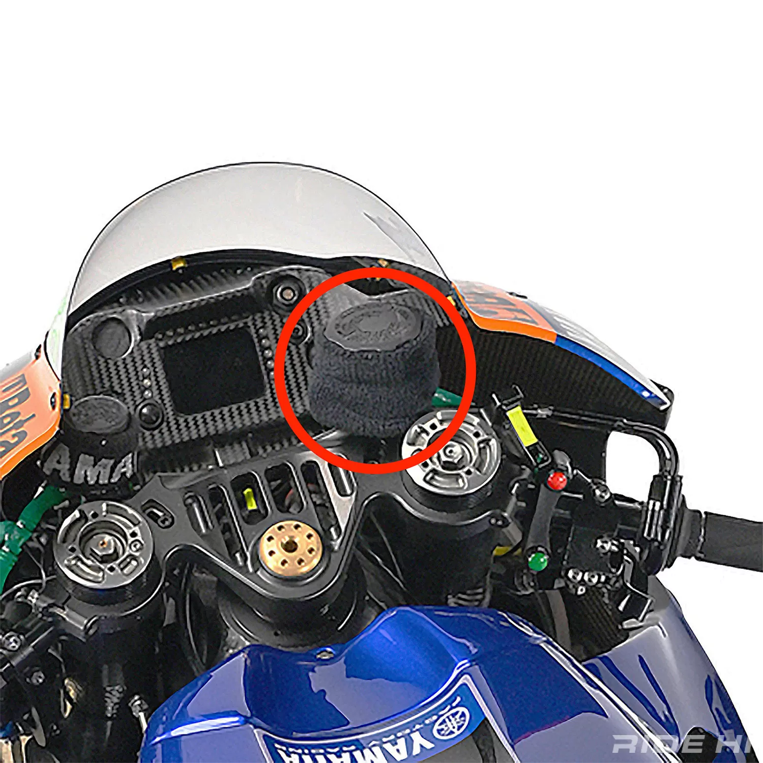 ブレーキマスターシリンダー水タンクカバ スズキ用 GSX-8S用 GSX-8R用