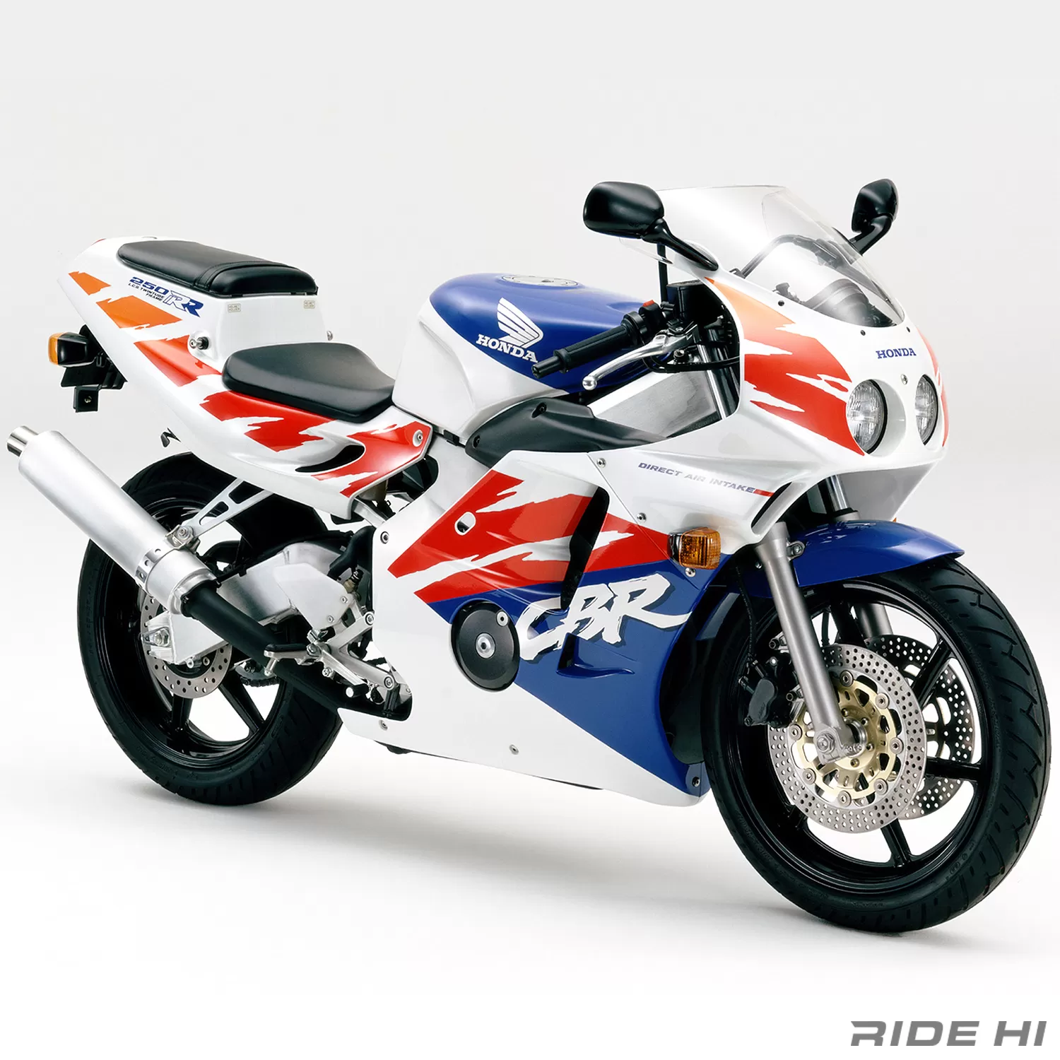 Max19,000rpmの官能、CBR250RR(MC22)のレプリカ4気筒ラストソング！【このバイクに注目】 | このバイクに注目 | RIDE  HI(ライドハイ)/愉しさのためすべてを注ぐライダーのメディア