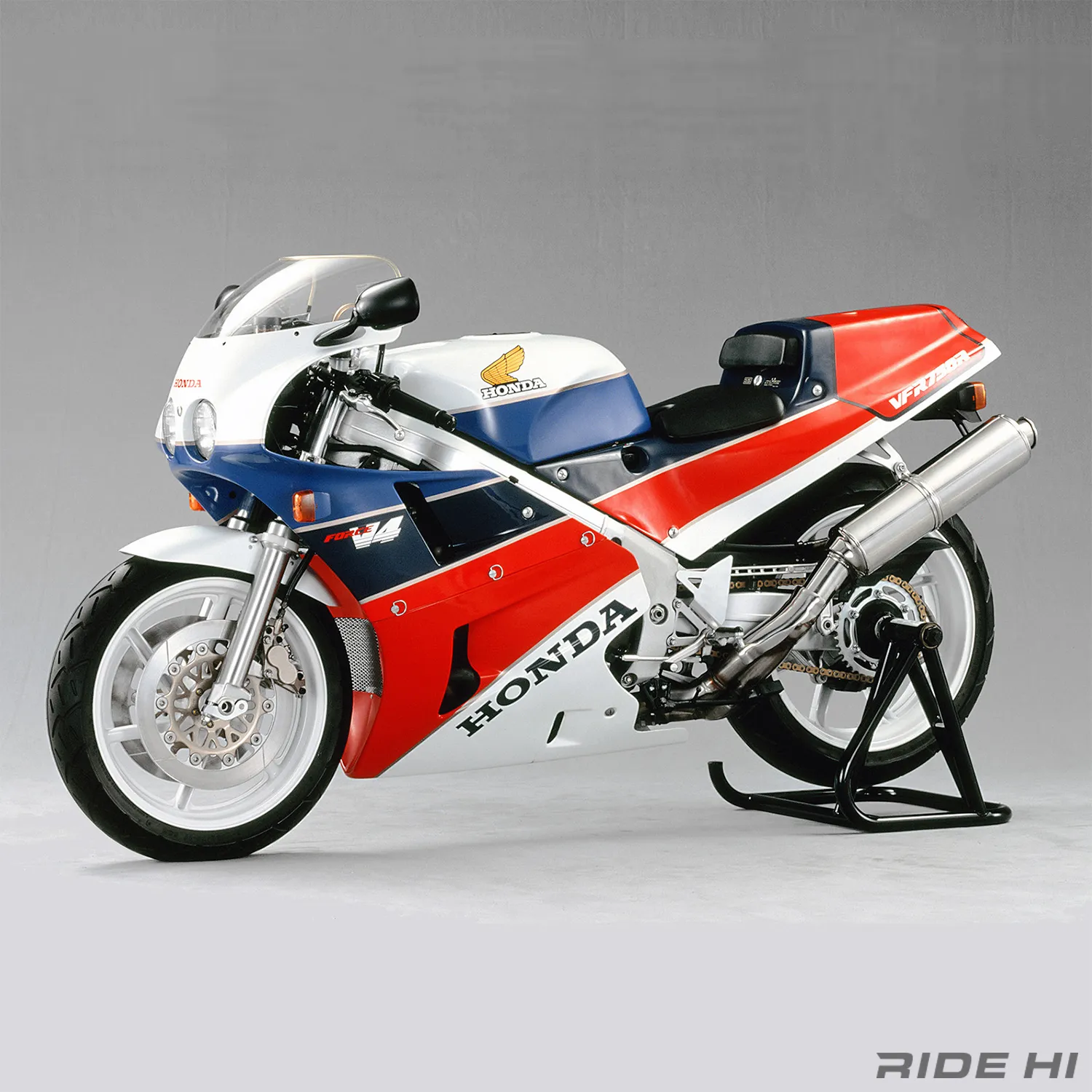 RC30 HONDA VFR750R （リアル モーターサイクル）3大付録 付き