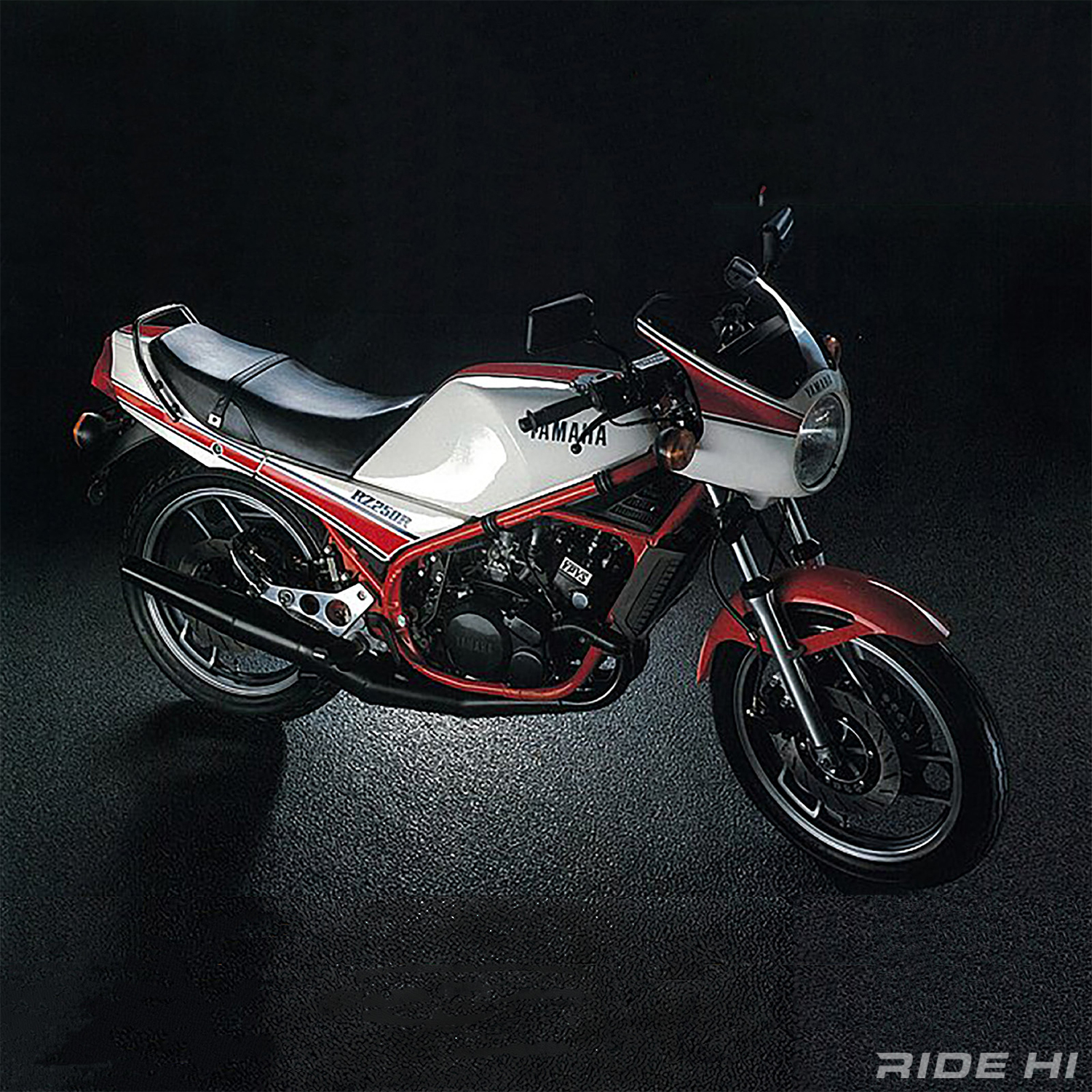 yamaha_rz250r_20250729_main .jpg
