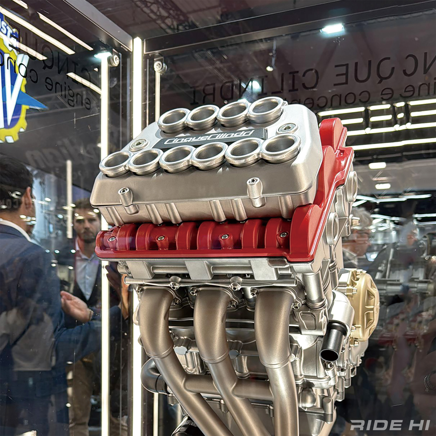mvagusta_cinque_cilindri_engine_251107_main.jpg