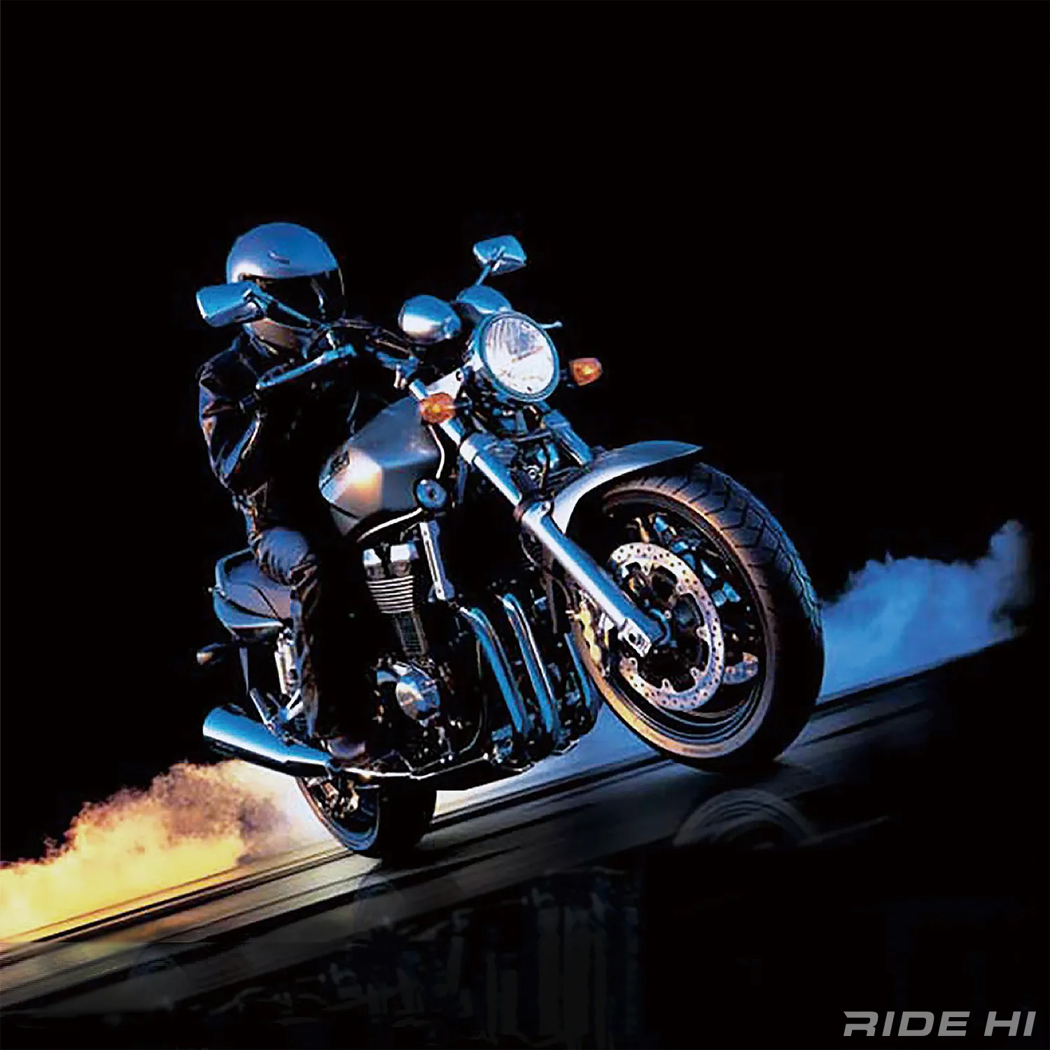 最大排気量ネイキッドのGSX1400油冷エンジン美学！【このバイクに注目