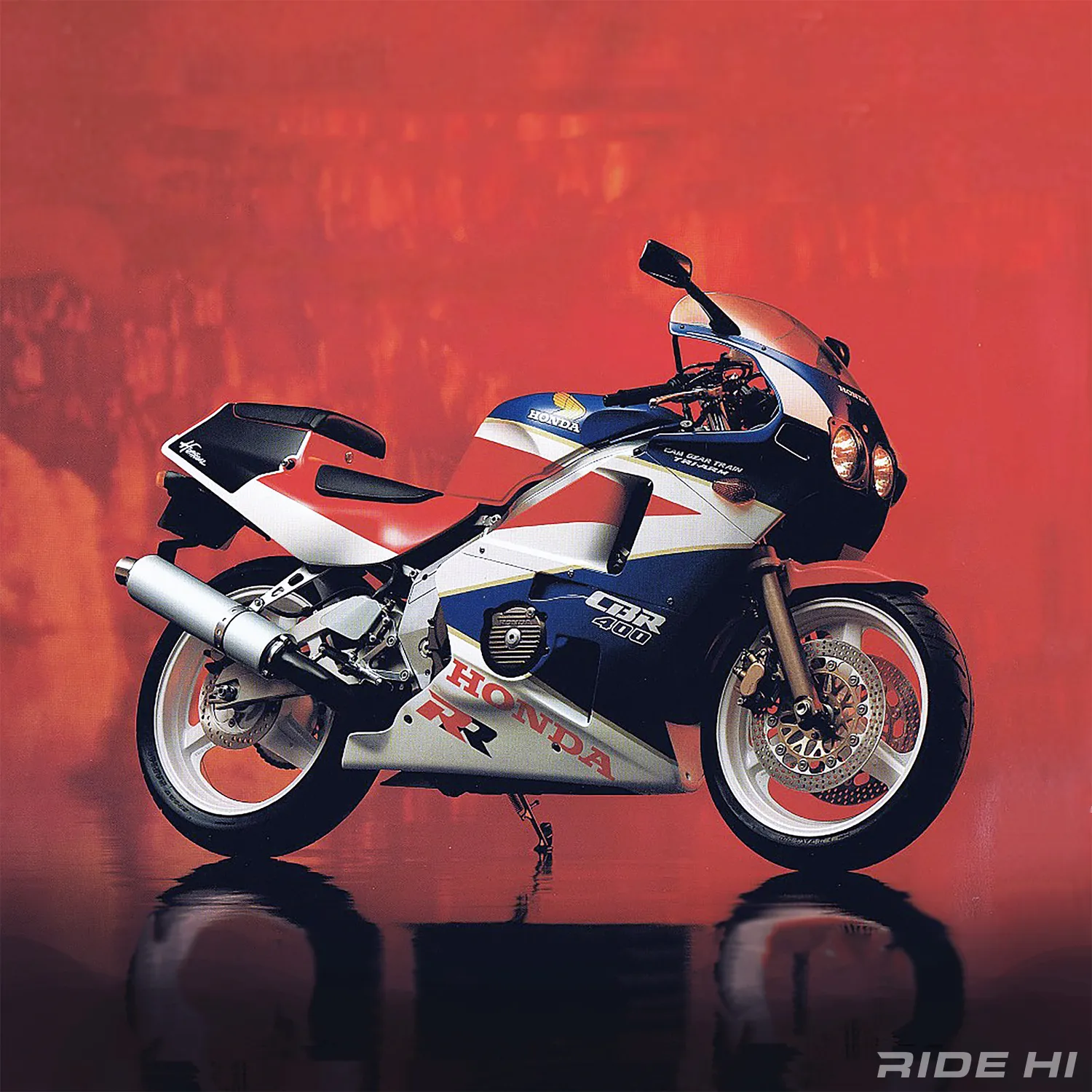 根強い直4人気にCBR400はRRとなって思いきり応えた！【このバイクに 