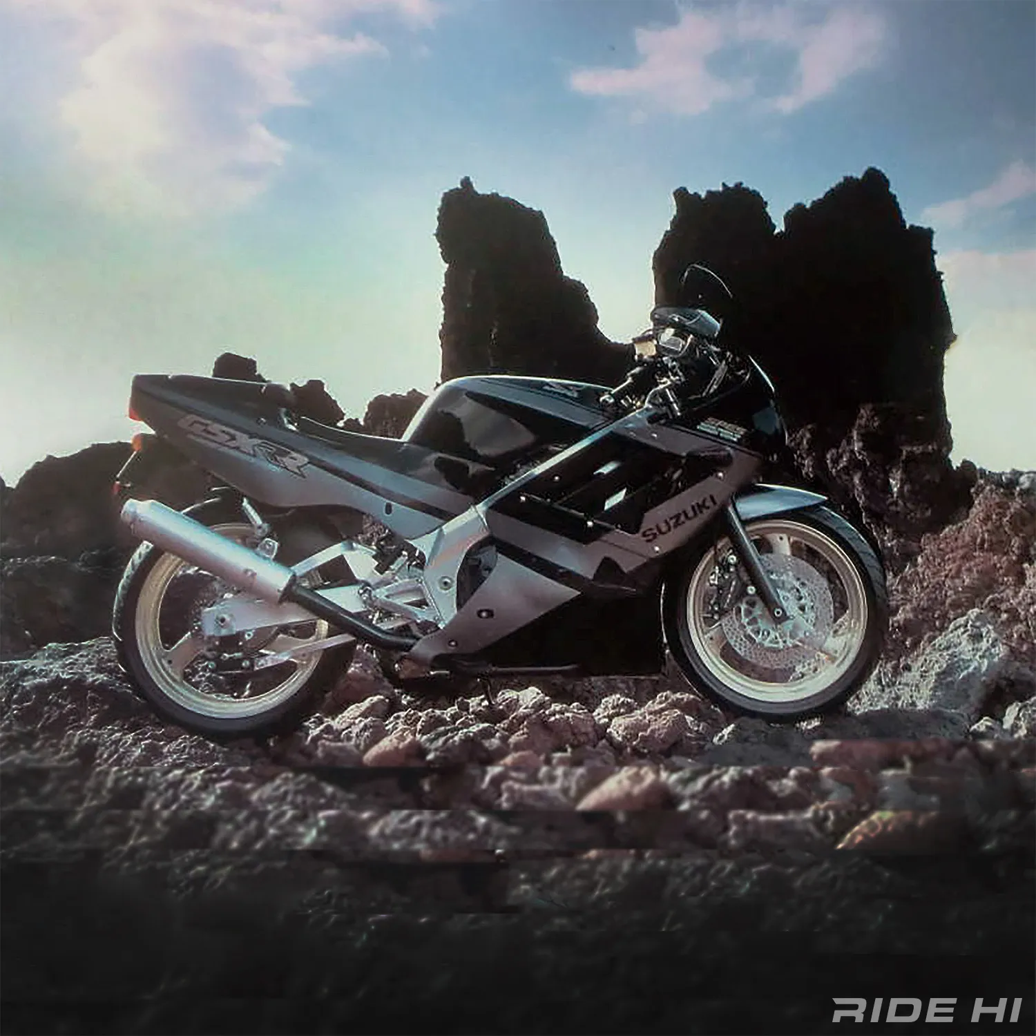 スズキGSX-R250R(GJ73A)は1989年にスパルタンへ大変身！【このバイクに