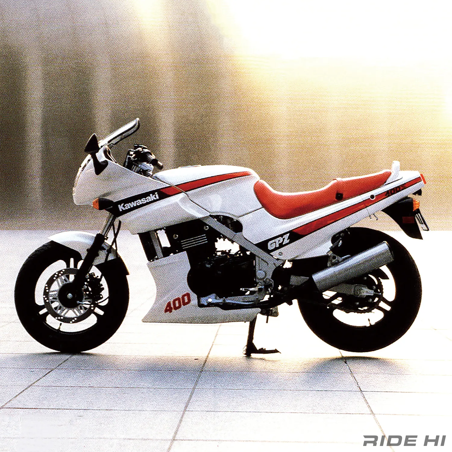 GPZ400Sのパラツインは海外人気でも4気筒絶対の国内では知られず GPZ400Sのパラツインは海外人気でも4気筒絶対の国内では知られず
