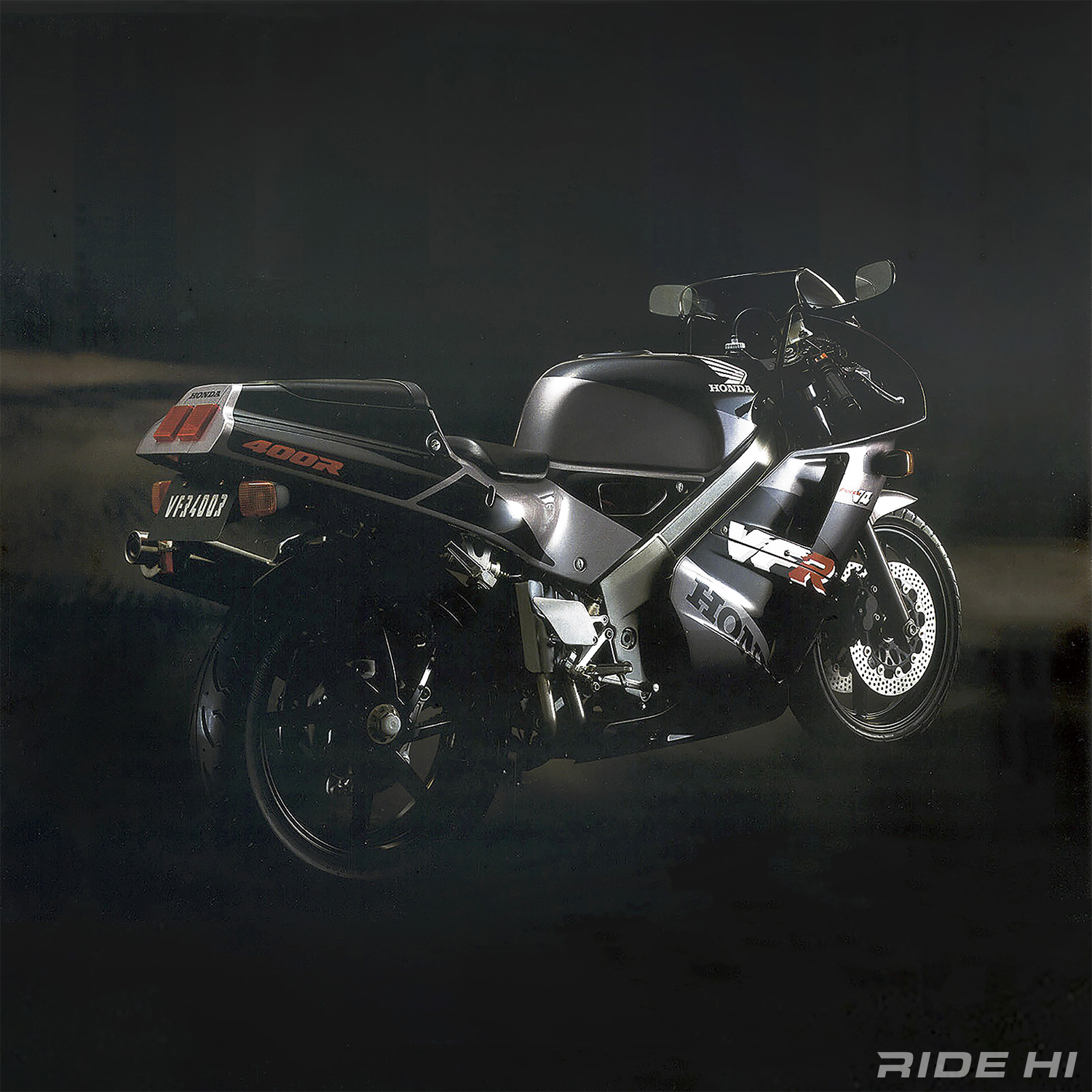 honda_vfr400r_nc30_1988-93model_260612_main.jpg