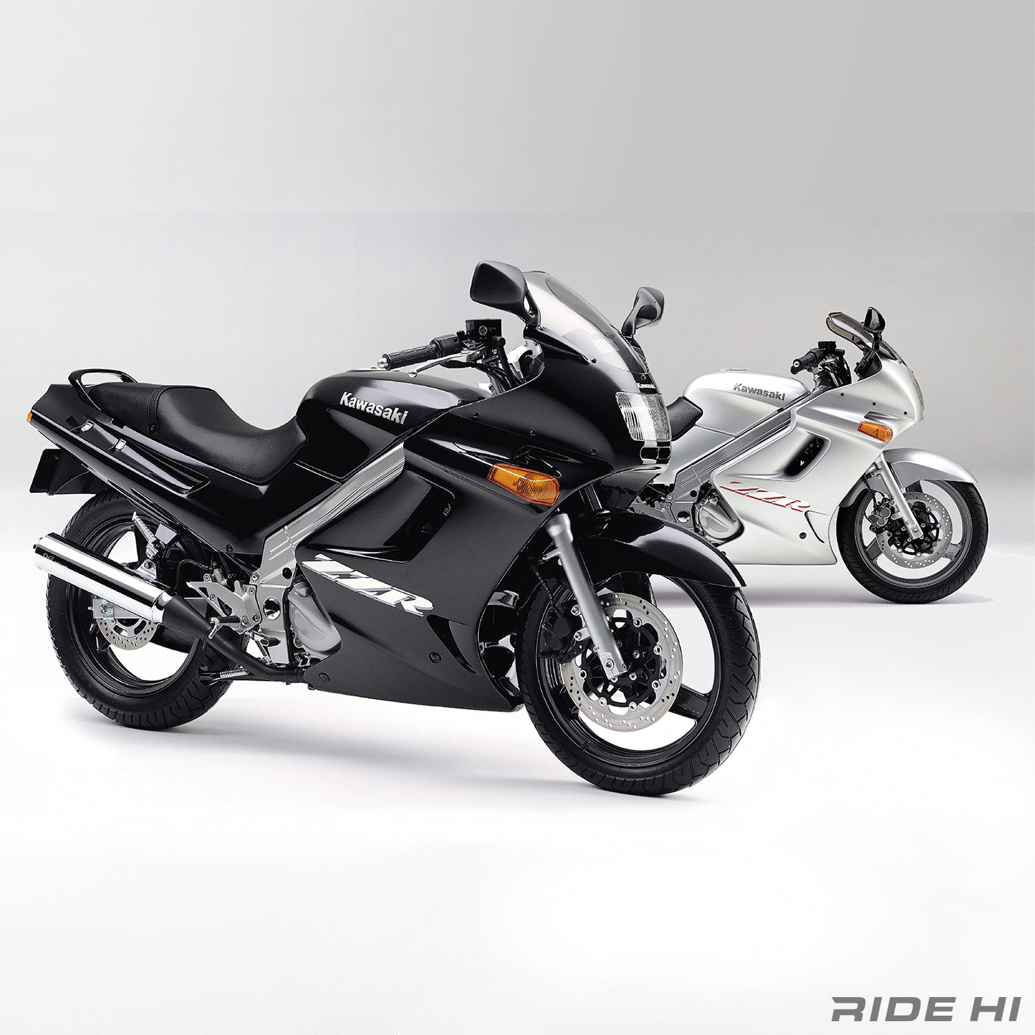 ZZR250は4気筒と肩を並べるクオリティ感とツインならではの力強い走り