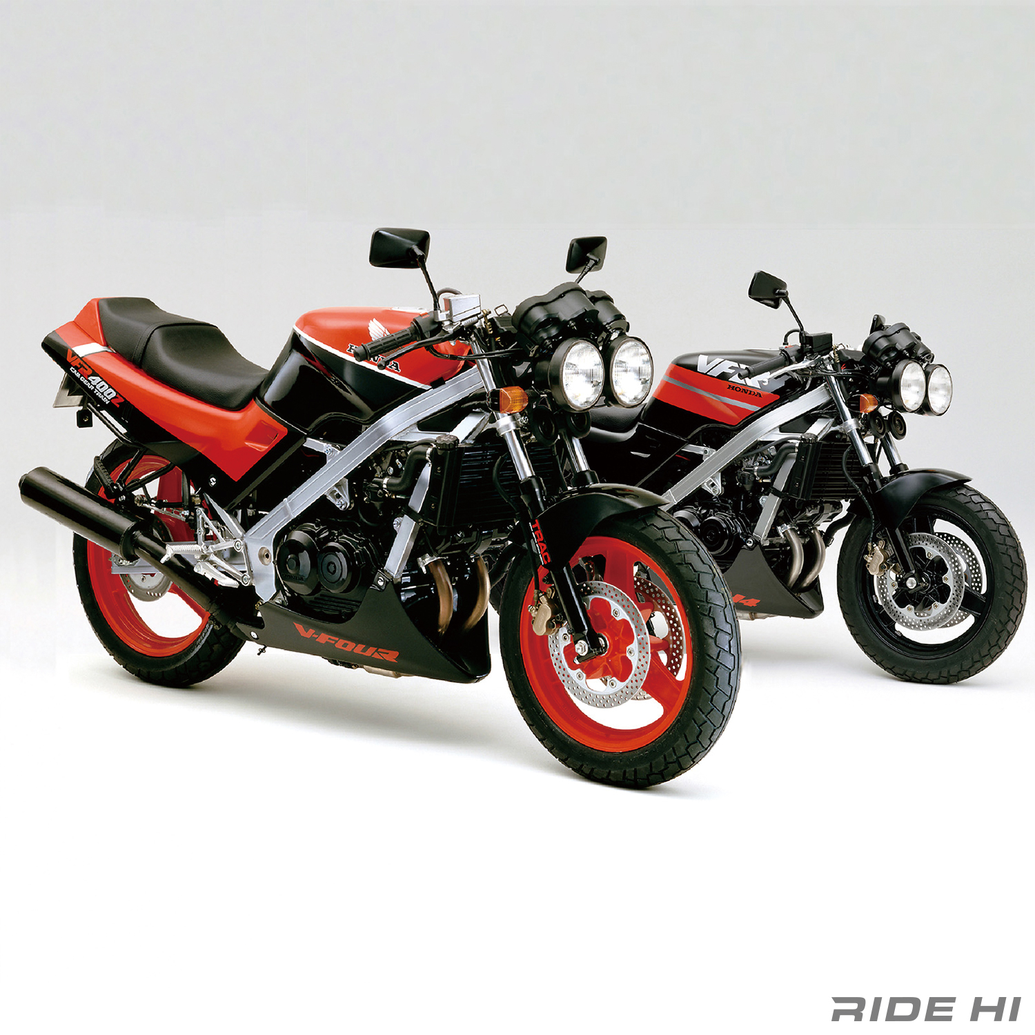 VFR400Zはネイキッド派向けに400cc新V4のワイルドさをアピール！【この