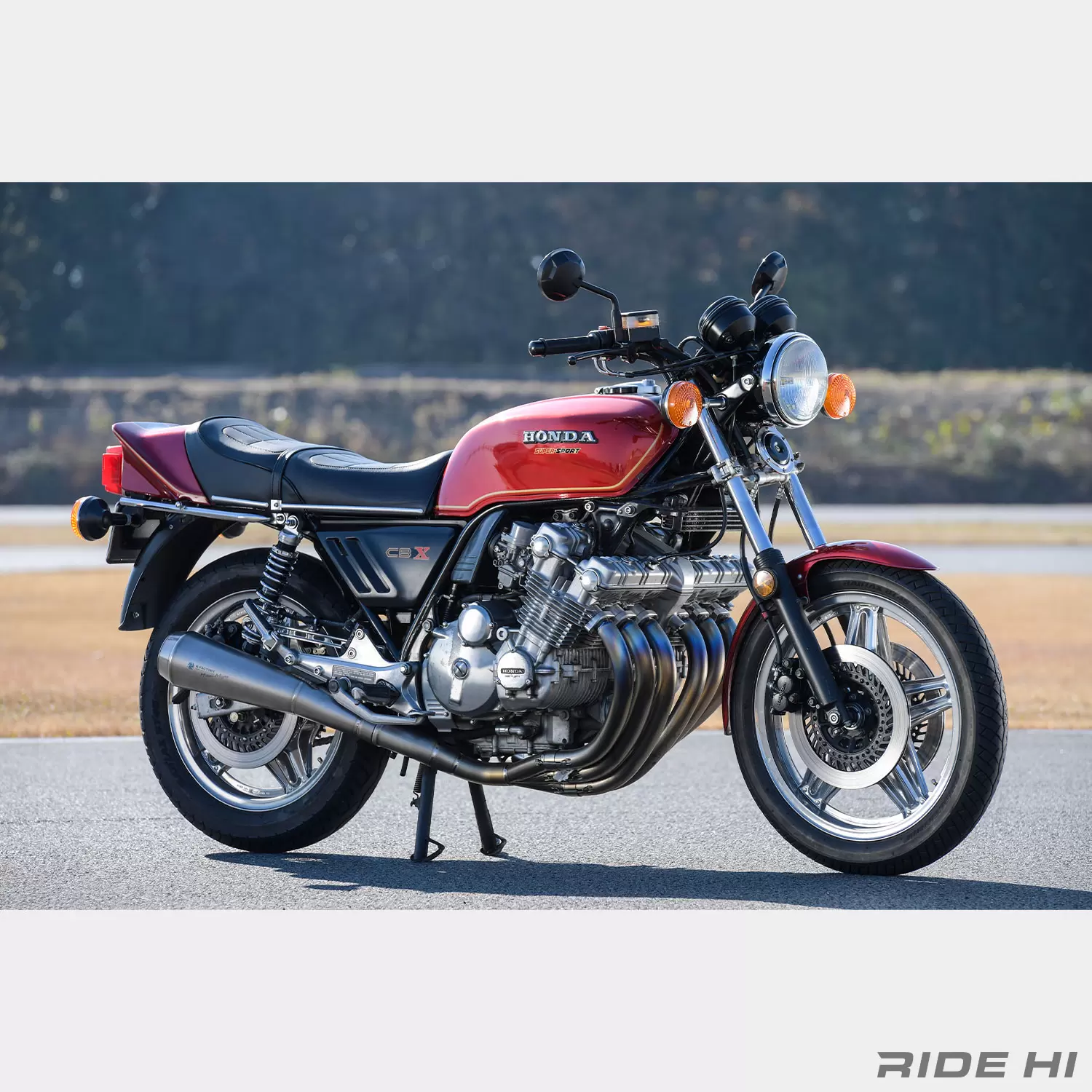 【ケイファクトリー×KZ1300/CBX】整然と並ぶ6本のチタンパイプ ...