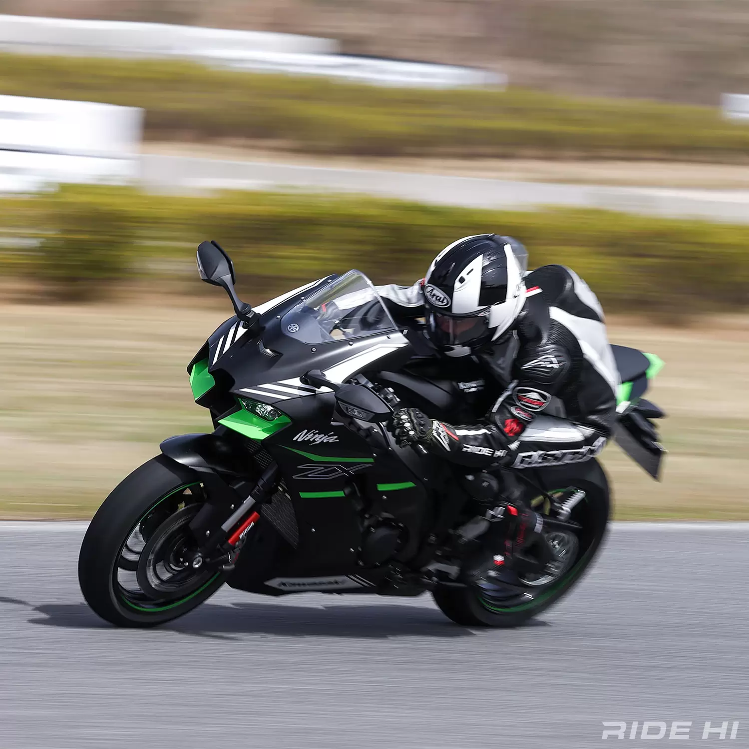 【カワサキ ZX-10R/RR 試乗記】SBKチャンピオンマシンを駆る悦び