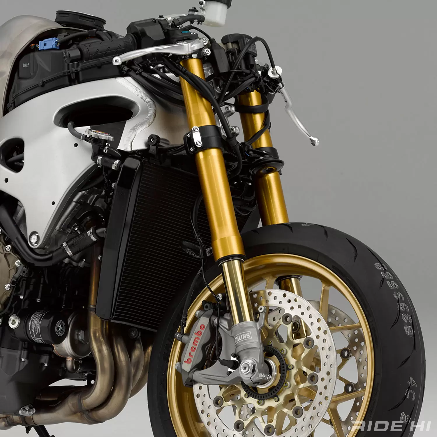 ゼファー400/χ 用の倒立フォークのセット