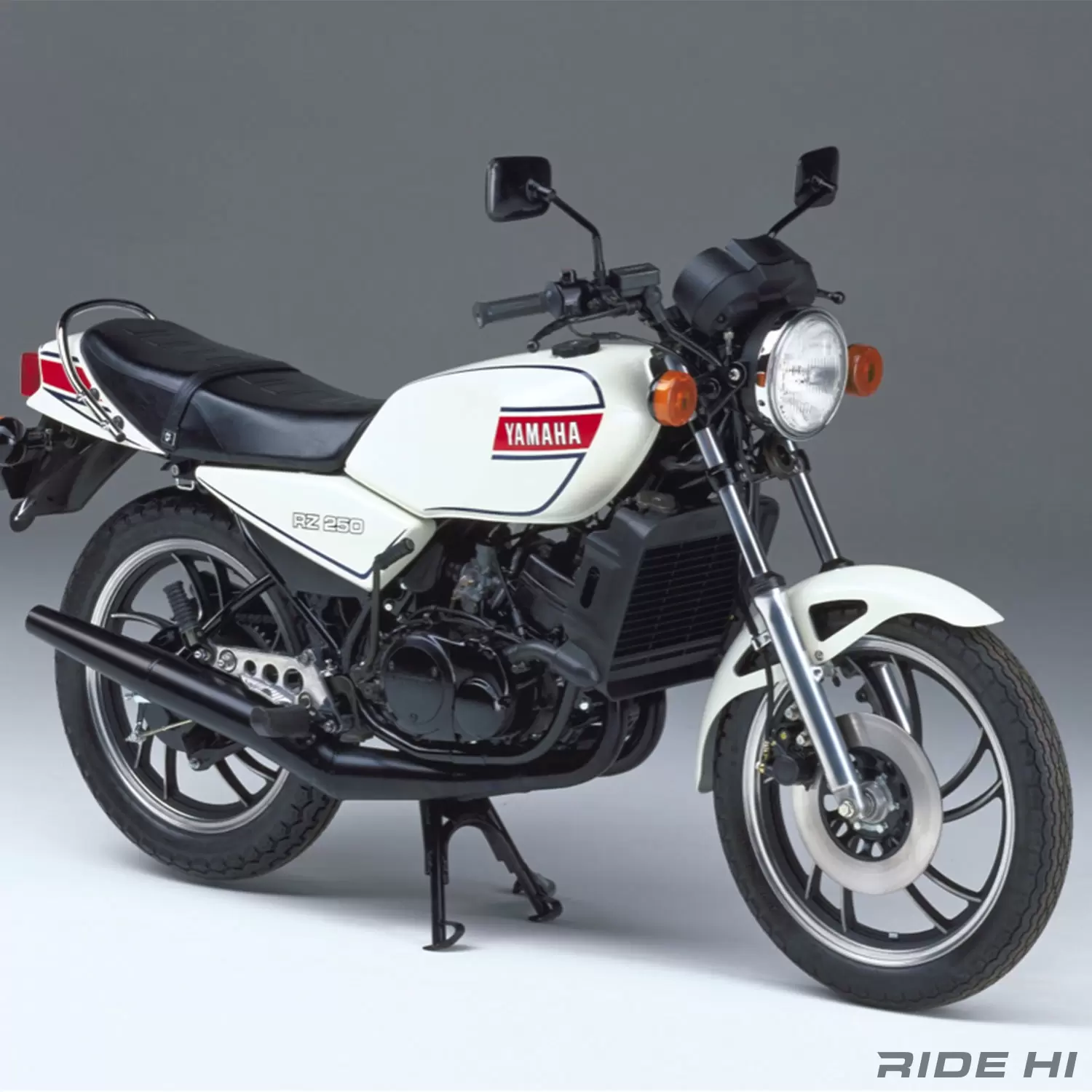 80年代レプリカブームの主役だった2ストマシン。 先陣を切ったのがヤマハRZ250！【RZ伝説 Vol.1】 | ピックアップ | RIDE  HI(ライドハイ)/愉しさのためすべてを注ぐライダーのメディア