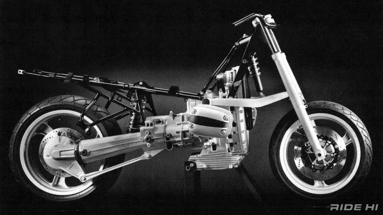 BMWボクサーの強みをオンロードでも具体的に開花させるチャレンジで新