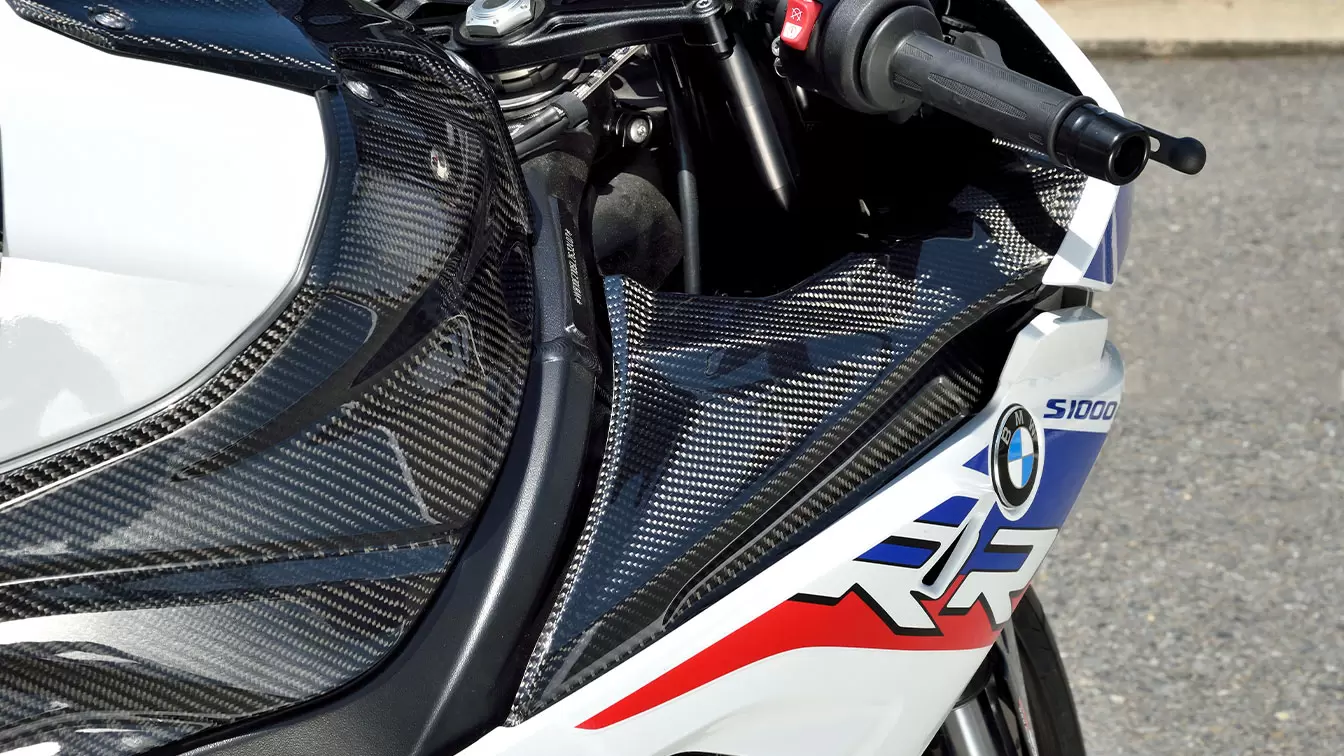 【マジカルレーシング×S1000RR】カーボン率アップでスポーツ性 ...