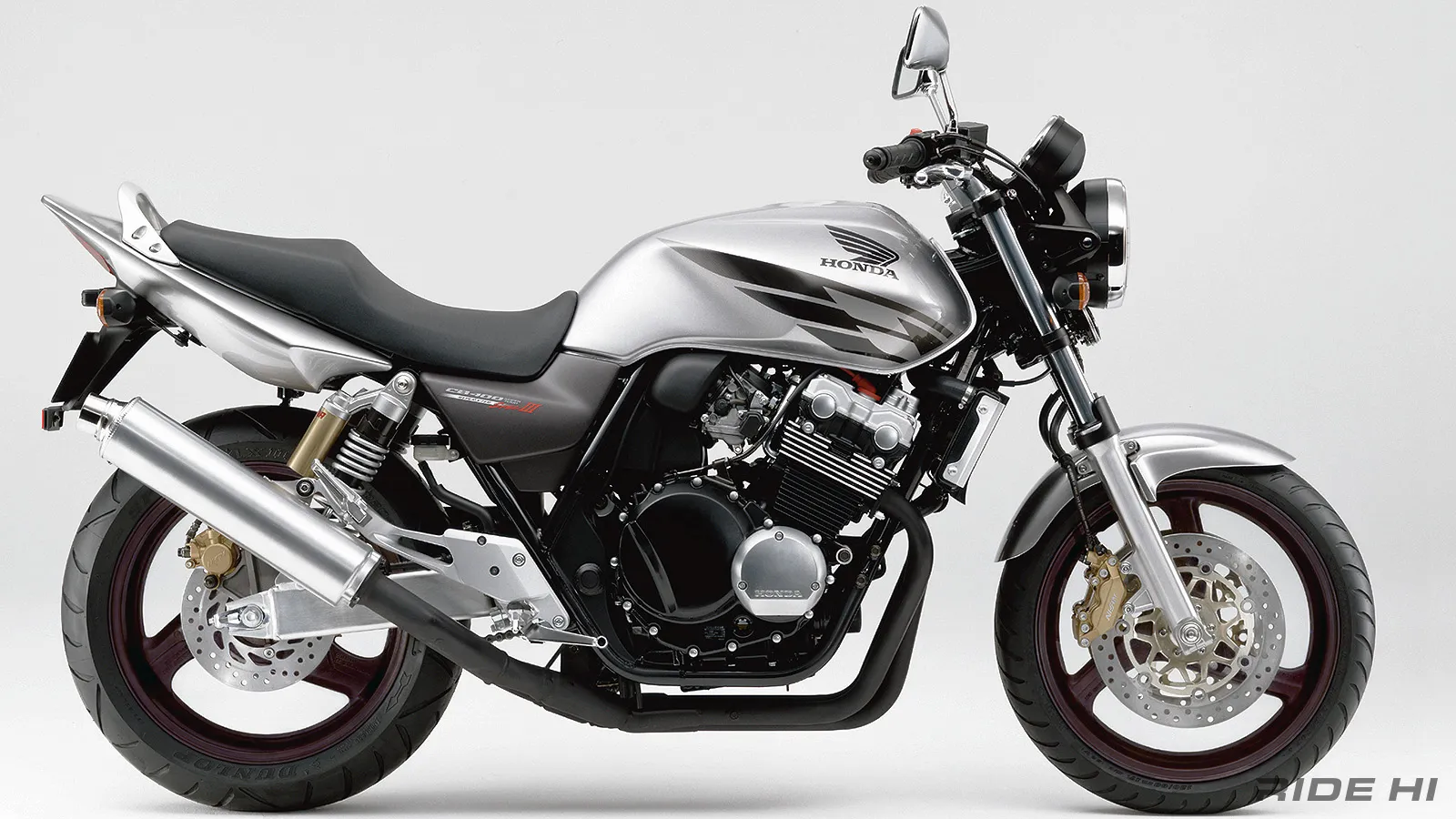 CB400SuperFourのSpecIIIはテールデザインも変わりキャブ世代