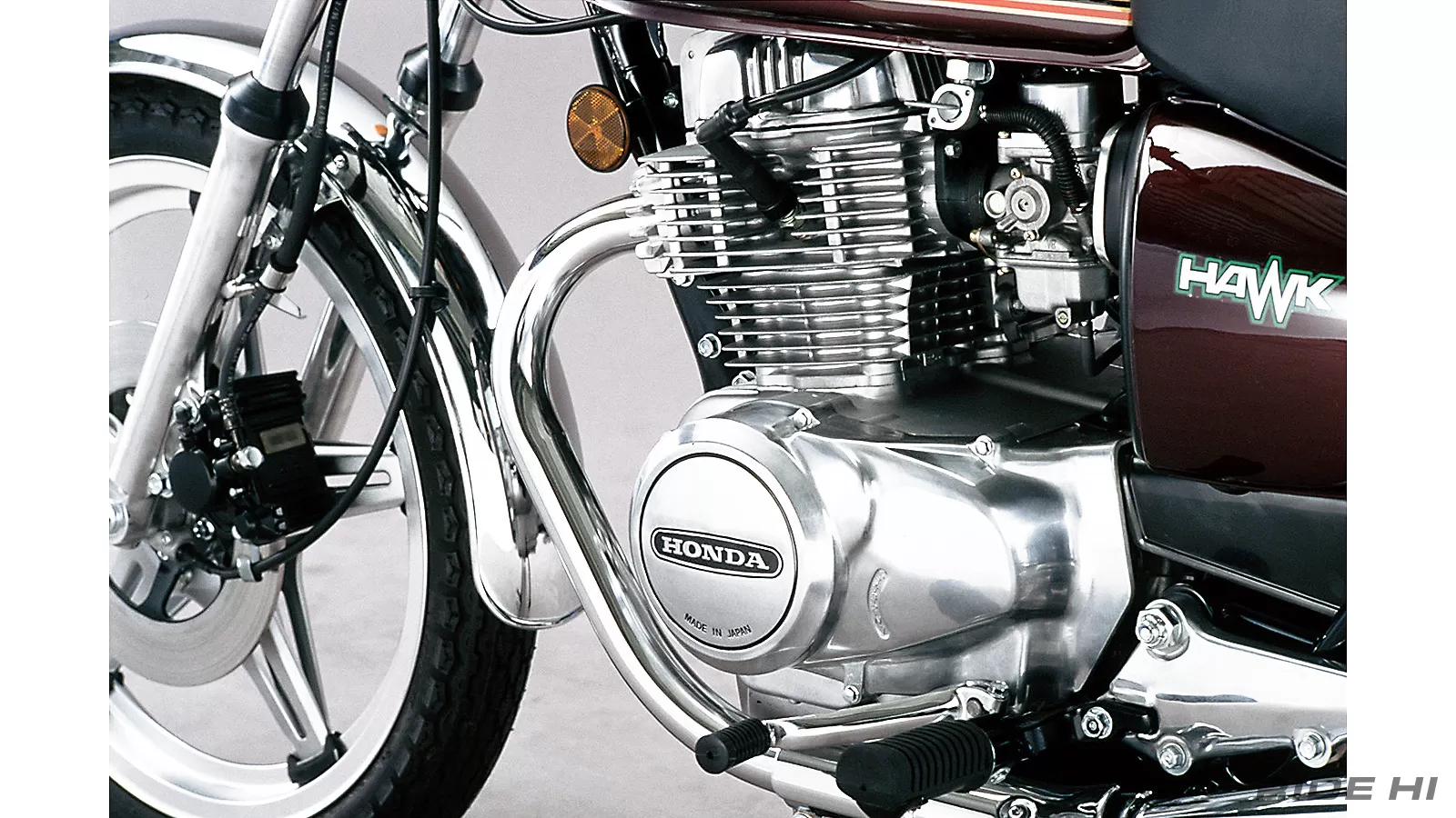 HAWKIIの時代に逆らうようなトラッドデザイン！【このバイクに注目