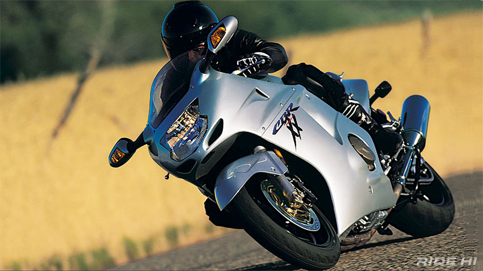 honda_cbr1100xx_20251101_14