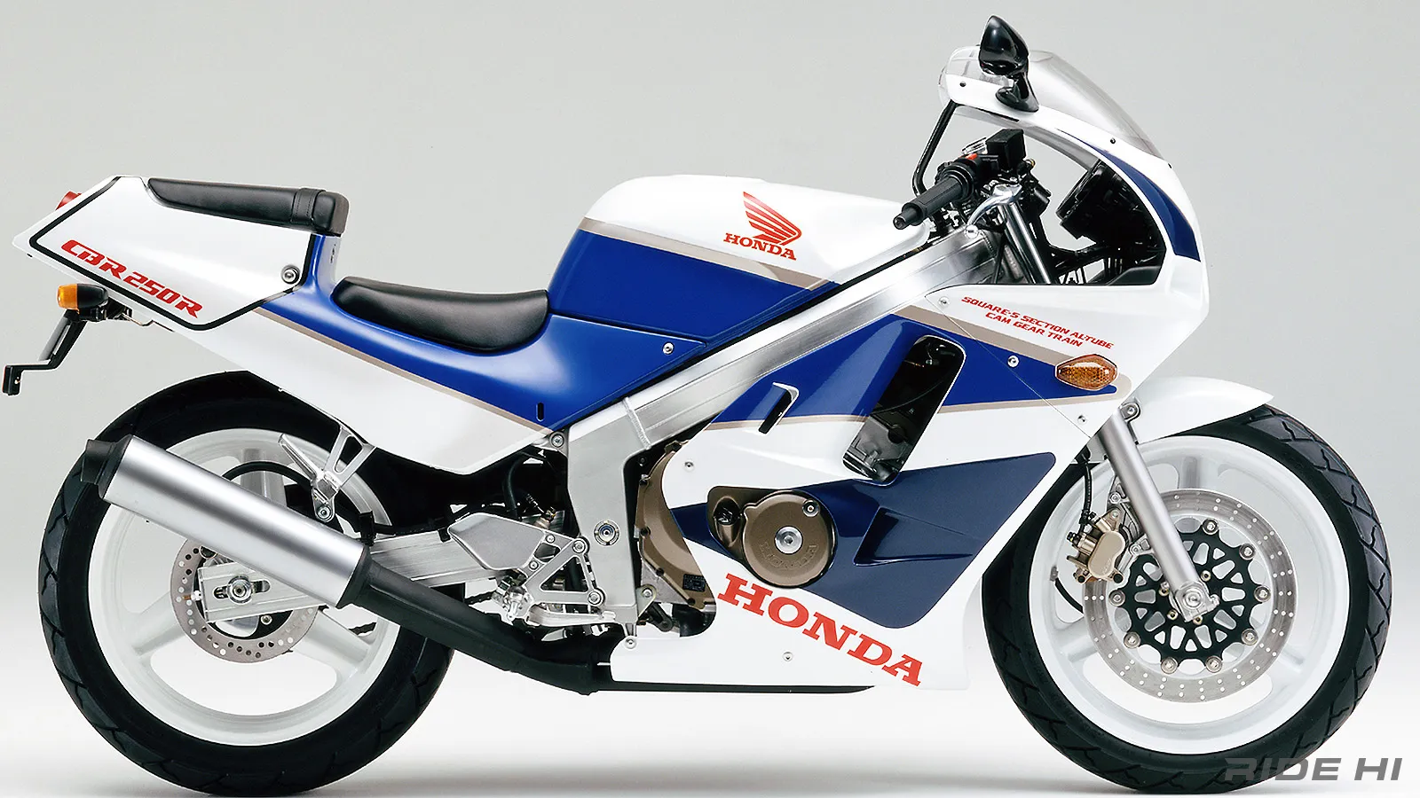 バイク cbr250r mc19 スポーティなフォルムと装備で好評のスーパースポーツバイク「ホンダ