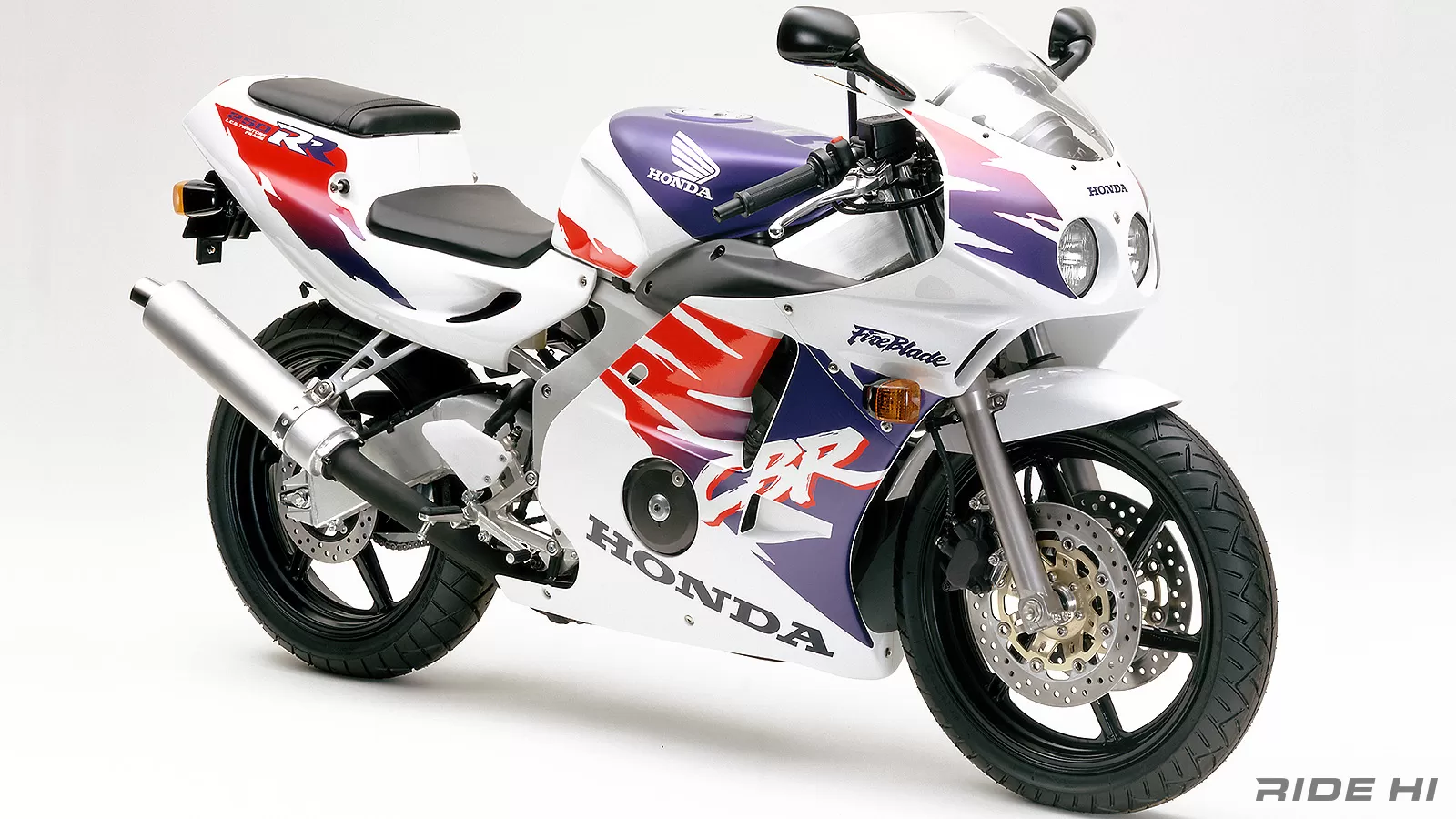 Max19,000rpmの官能、CBR250RR(MC22)のレプリカ4気筒ラストソング！【このバイクに注目】 | このバイクに注目 | RIDE  HI(ライドハイ)/愉しさのためすべてを注ぐライダーのメディア