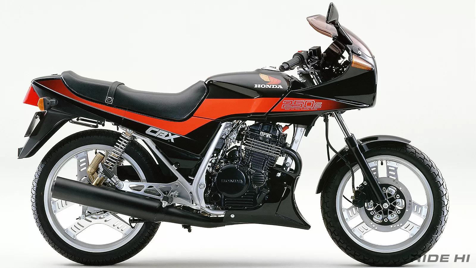 最軽量250スポーツを狙ったCBX250Sはたったの115kgだった！【このバイクに注目】 | このバイクに注目 | RIDE  HI(ライドハイ)/愉しさのためすべてを注ぐライダーのメディア