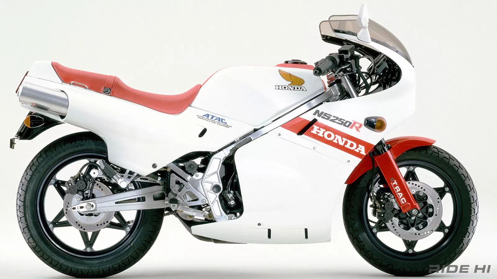 ホンダの2スト250ロードスポーツ2作目はレプリカではなくレーシングマシン同時開発のNS250F/NS250R！【このバイクに注目】 |  このバイクに注目 | RIDE HI(ライドハイ)/愉しさのためすべてを注ぐライダーのメディア