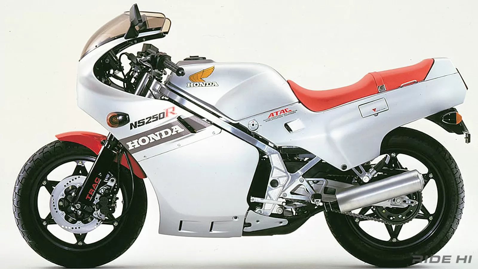 ホンダの2スト250ロードスポーツ2作目はレプリカではなくレーシングマシン同時開発のNS250F/NS250R！【このバイクに注目】 | このバイクに注目  | RIDE HI(ライドハイ)/愉しさのためすべてを注ぐライダーのメディア