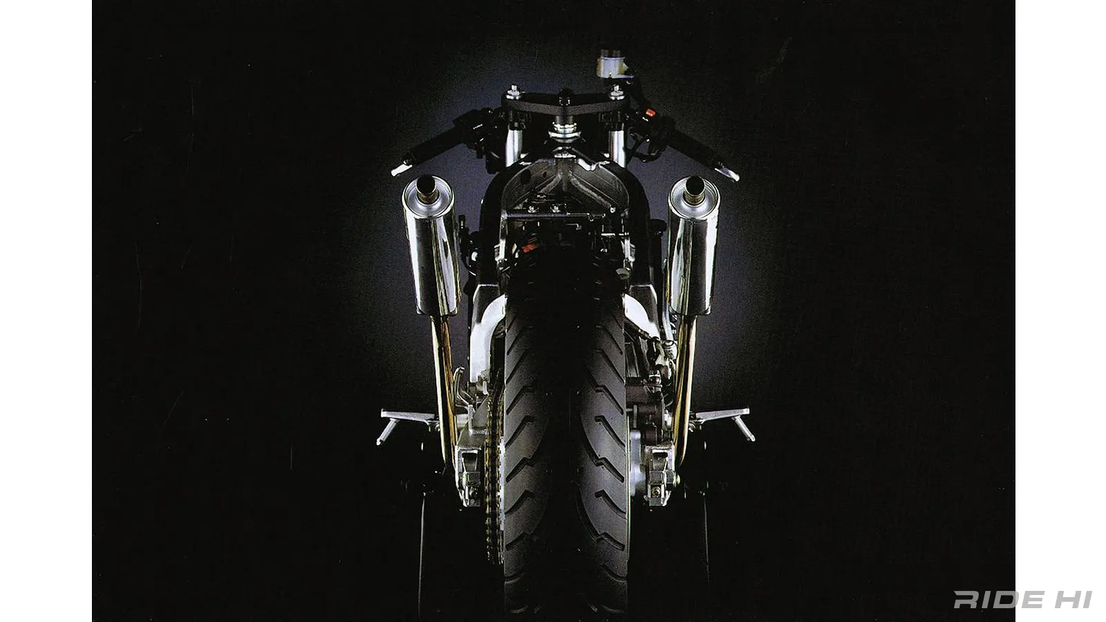89のNSR250R（MC18）はマイナーチェンジでも世代が変わったほど進化 