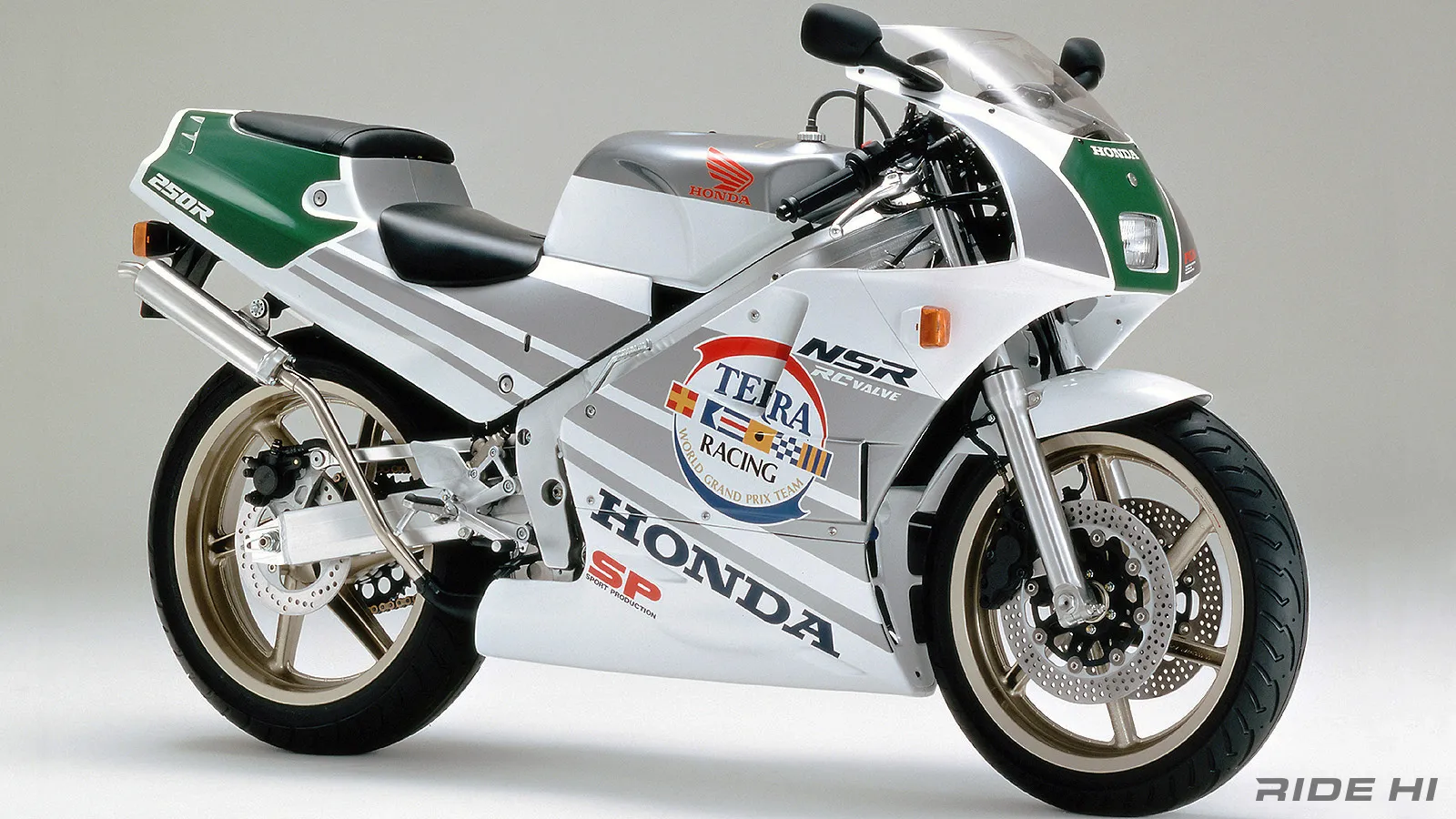 89のNSR250R（MC18）はマイナーチェンジでも世代が変わったほど進化 