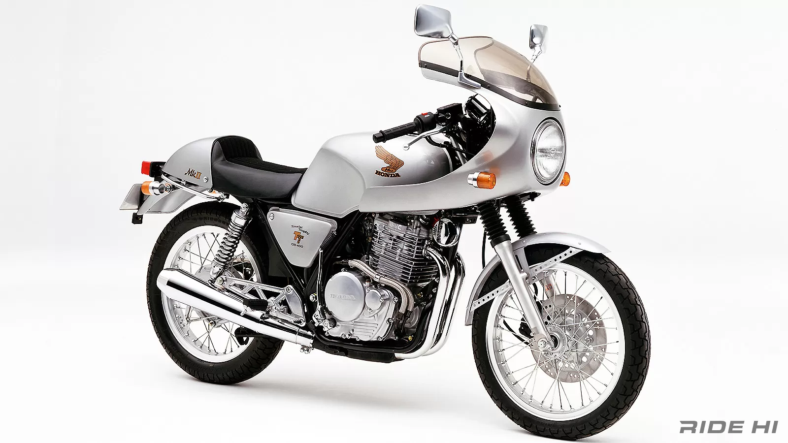ホンダのロケットカウルは不滅！【このバイクに注目】 | この
