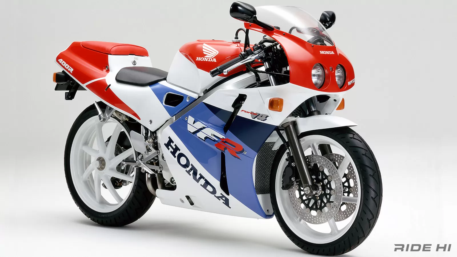 400最強のトラクションとコーナリングで独走のVFR400R(NC30)【このバイクに注目】 | このバイクに注目 | RIDE  HI(ライドハイ)/愉しさのためすべてを注ぐライダーのメディア