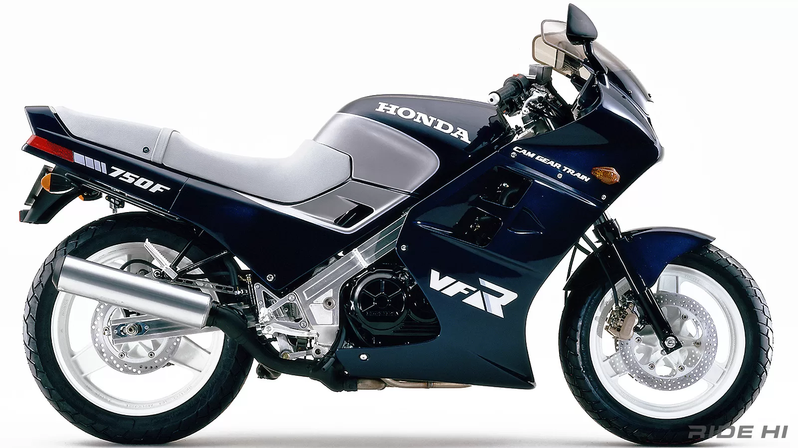 高性能にジェントルをイメージさせたVFR750F！【このバイクに注目