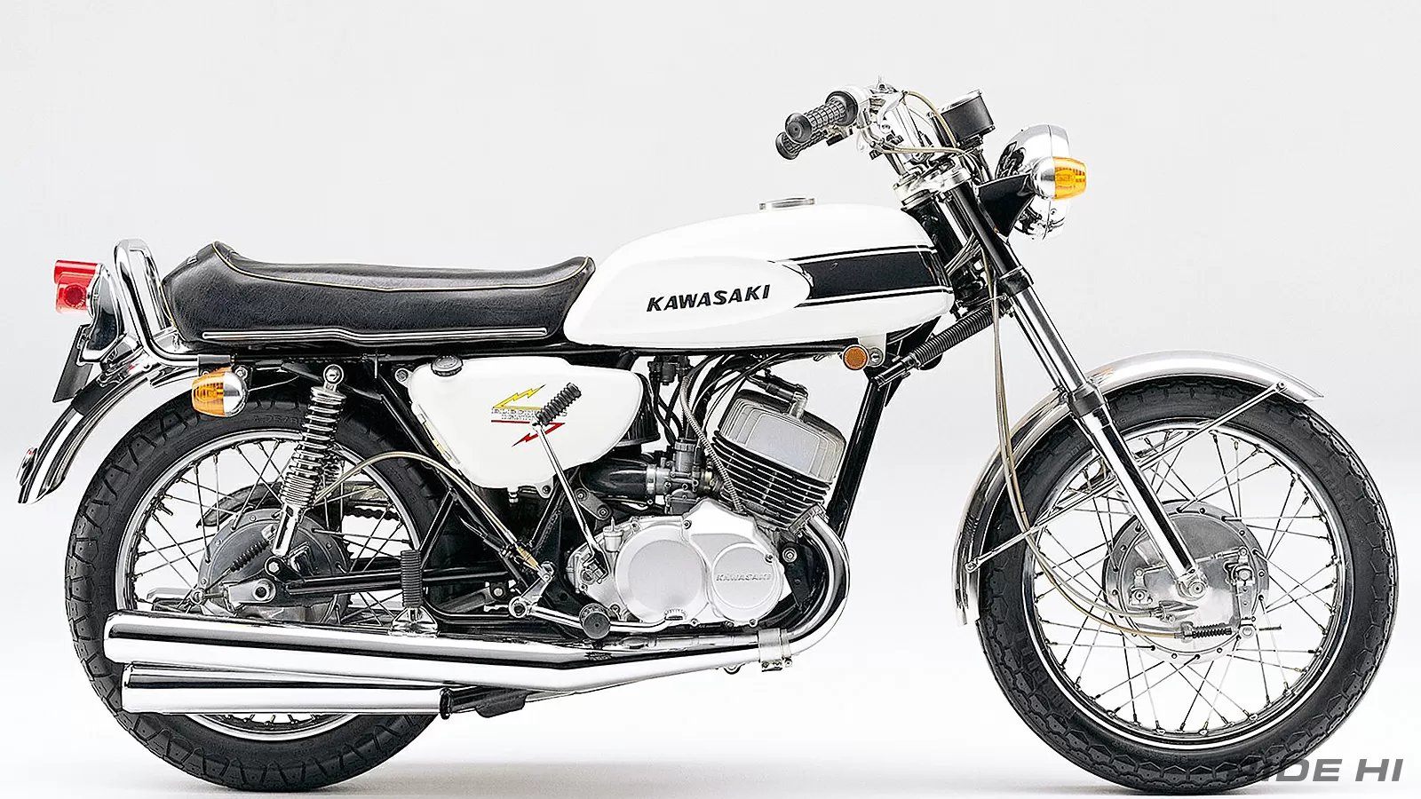 250ccで空冷3気筒とマッハの末弟250SS(KH250)は歴代人気機種！【この