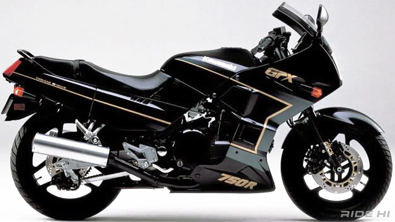 750cc専用設計のGPX750Rが秀逸なコーナリングを楽しめるのもカワサキ 