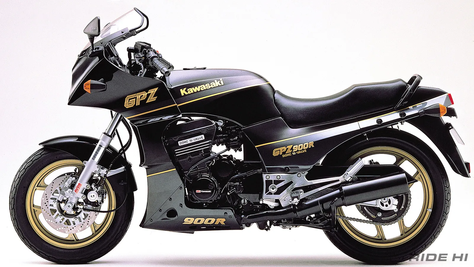 GPz900R Ninja の最速を絶対目標に掲げながら独創の個性に比重をおく