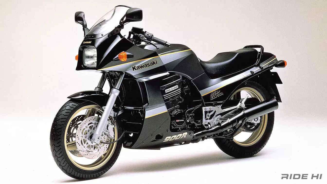 Ninjaをカワサキの代名詞にした、GPZ900R。水冷最後発の居直りともいう