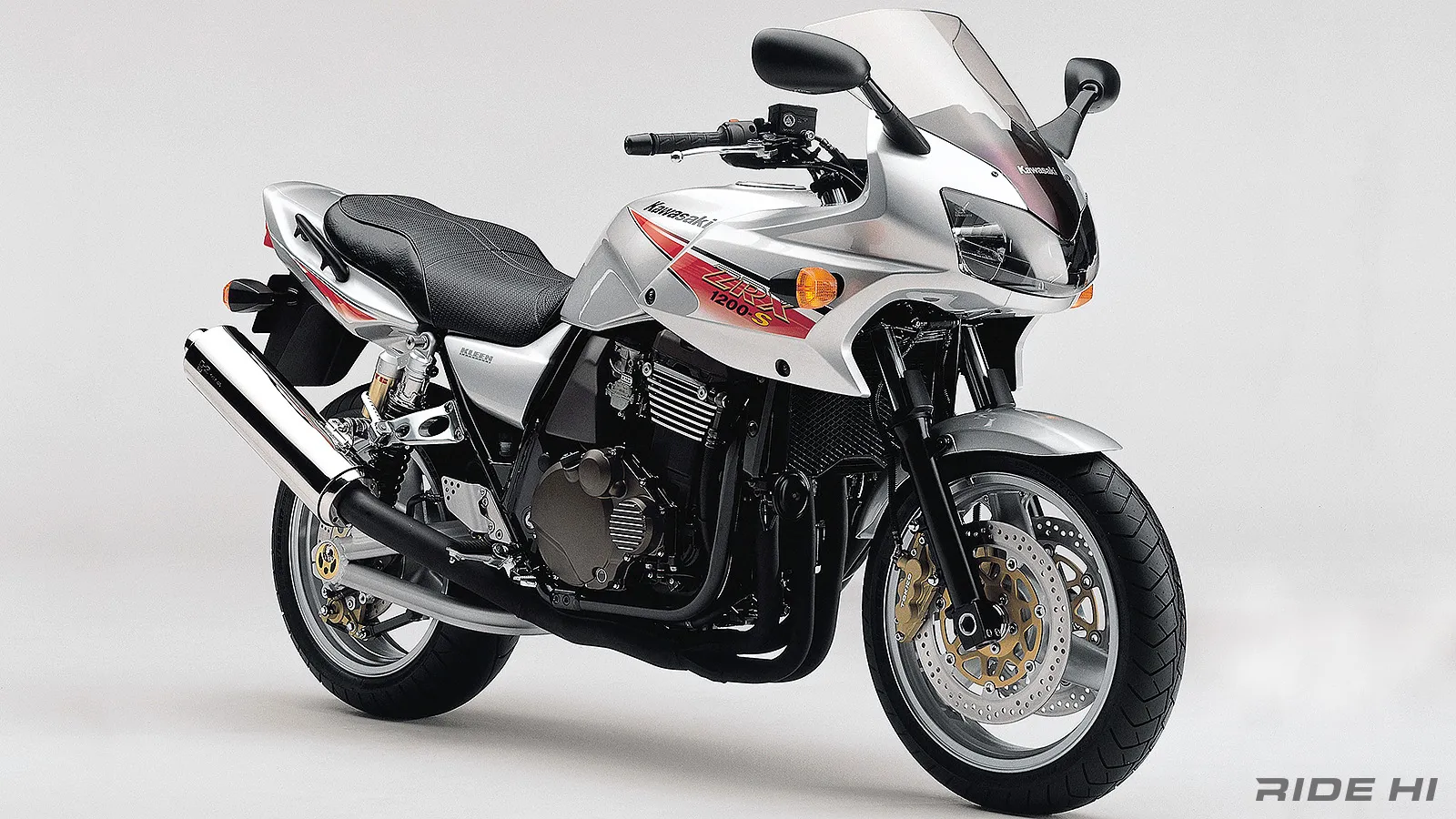 ZRX1200バリエーションのSはヨーロッパ向けを国内版でも