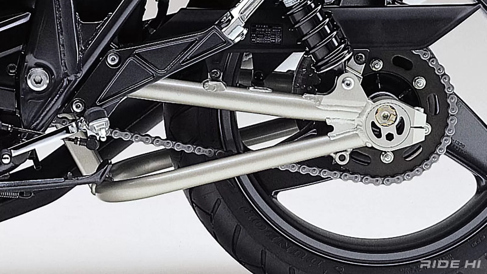 ZRXに注ぎ込まれたローソン・レプリカの息吹！【このバイクに