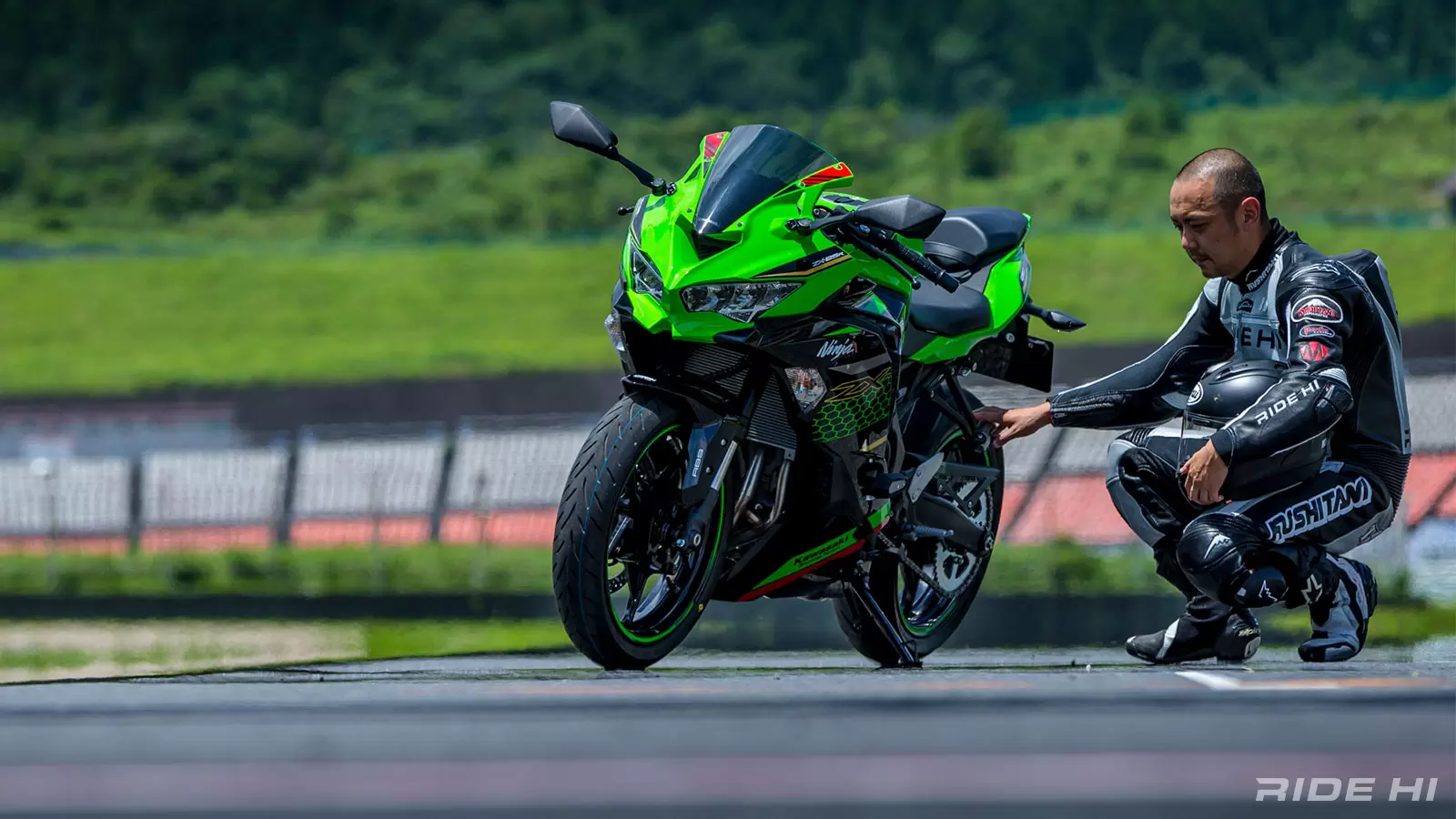 kawasaki_zx-25r_03_01.webp