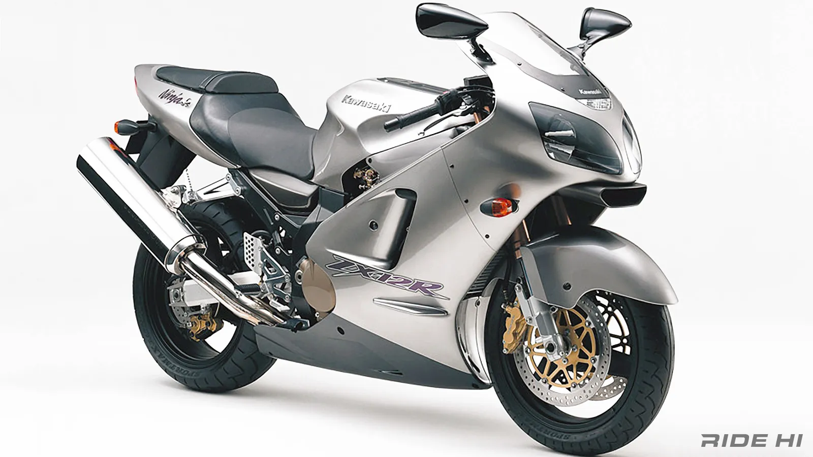ZX-12Rはエンジン幅しかない異次元モノコックフレームで最速への執念を