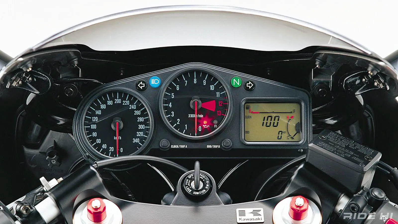 ZX-12Rはエンジン幅しかない異次元モノコックフレームで最速への執念を