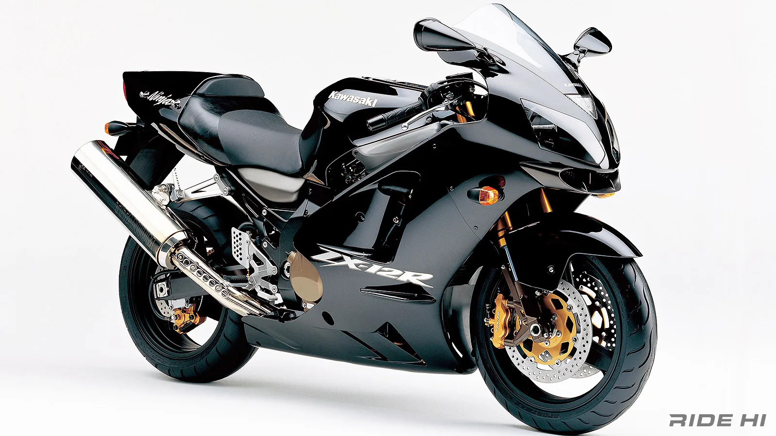 ZX-12Rはエンジン幅しかない異次元モノコックフレームで最速への執念を