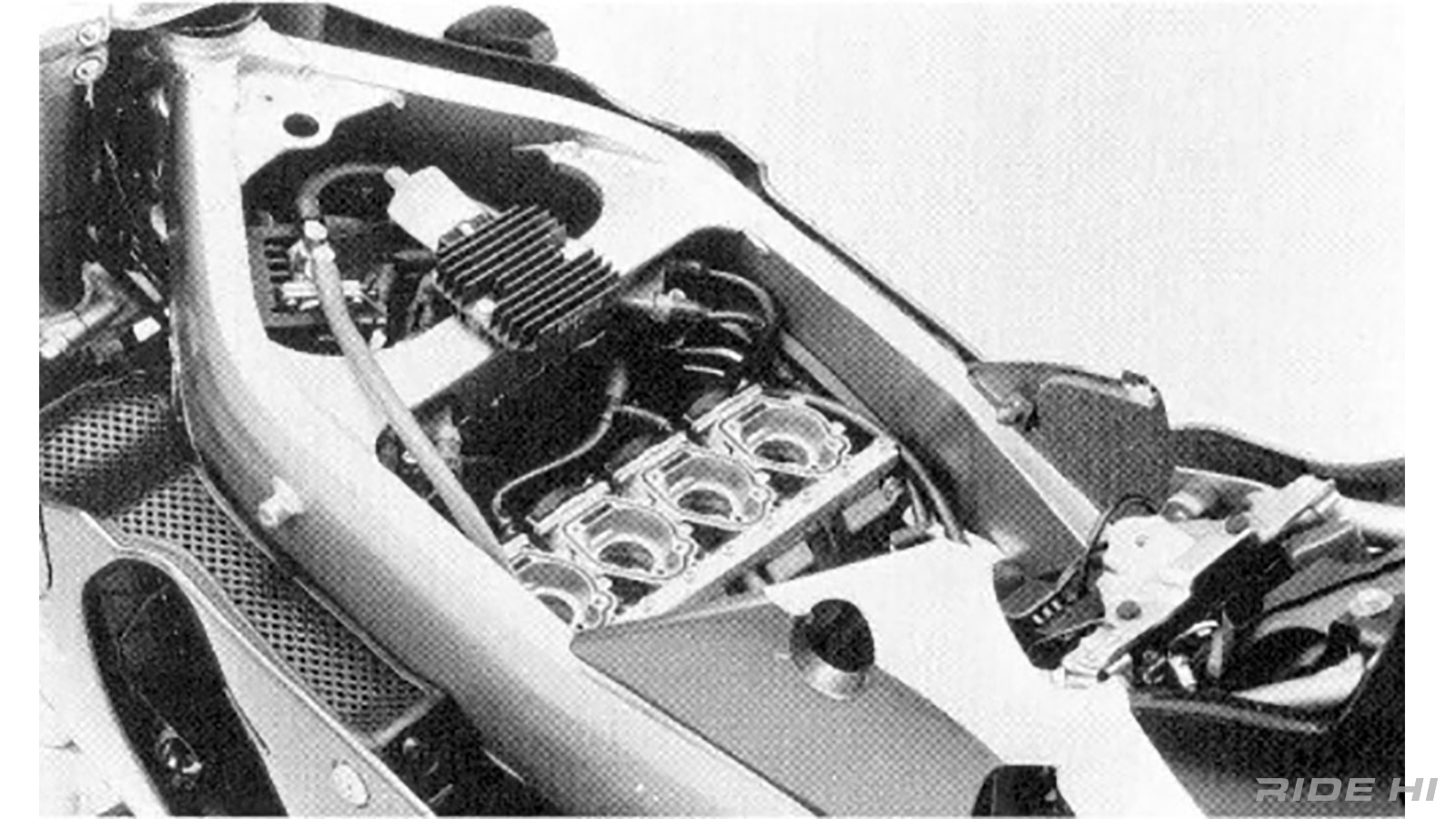 kawasaki_zxr250c-d_1991-99model_260803_04