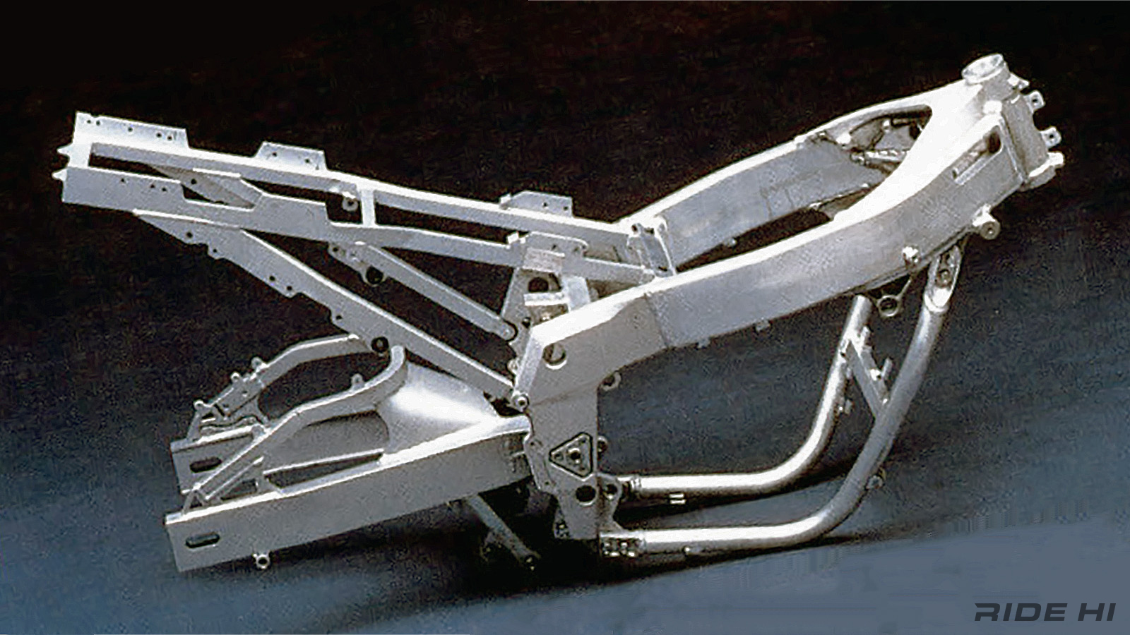 kawasaki_zxr750_20250609_04