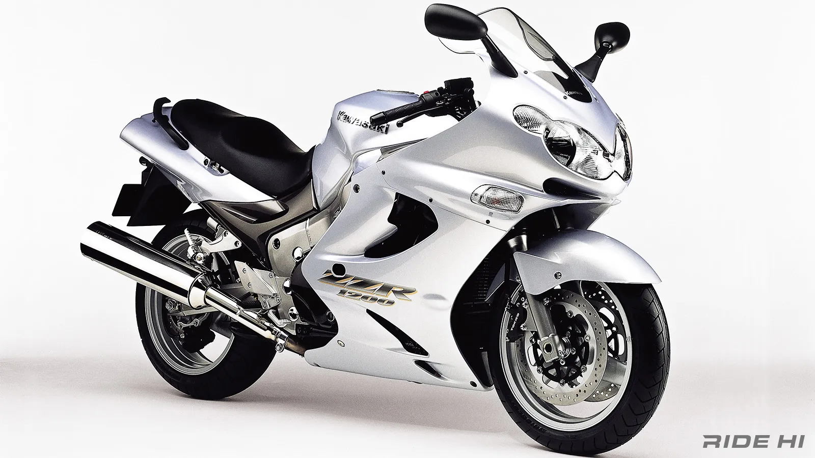 ZZR1200 6万㌔　絶好調　車検8年4月　急ぎのため格安 ZZR1200 6万㌔絶好調車検8年4月急ぎのため格安 (きのぴ) 横浜の