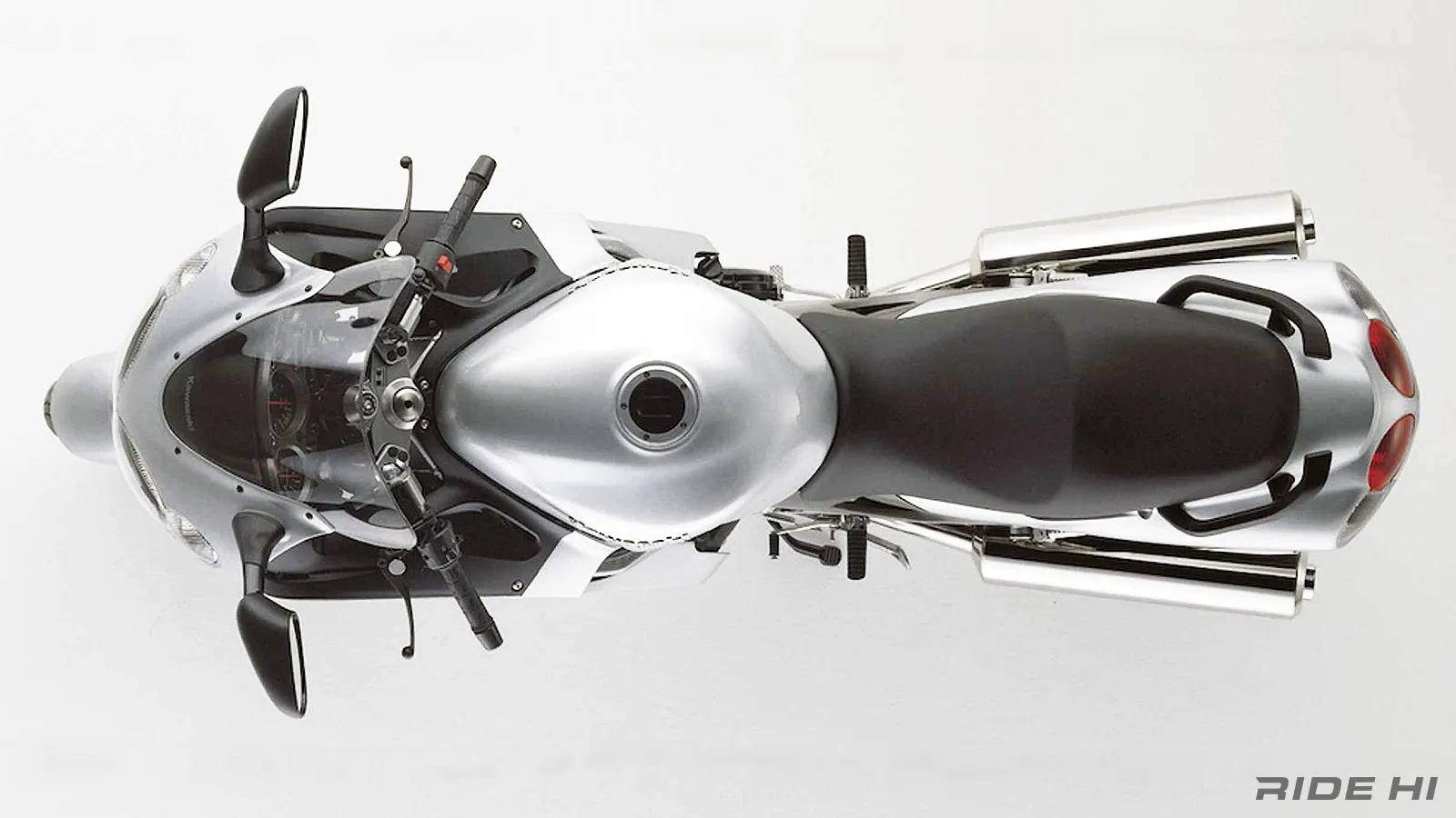 ZZR1200はフラッグシップZZR1100のCD値最優先をライダープロテクション