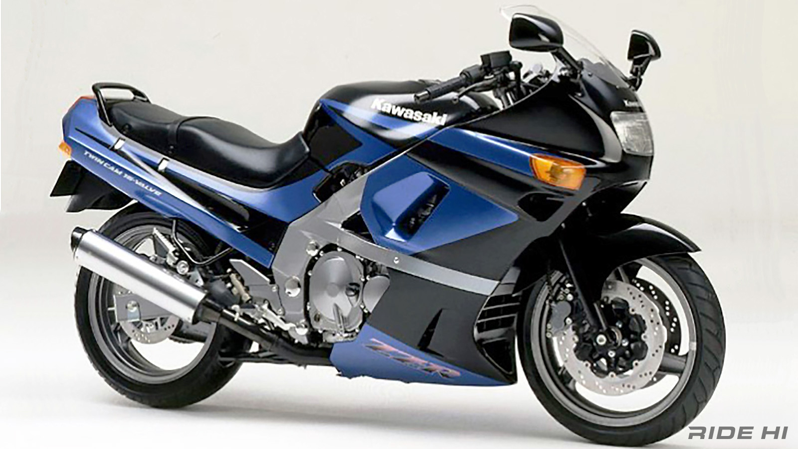 kawasaki_zzr400_zz-r400_20250711_02