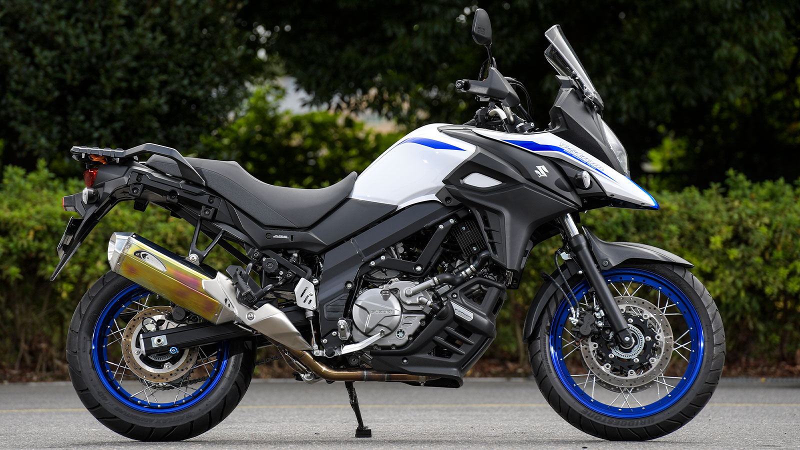 【最新作安い】v-strom650 フルエキゾーストマフラー パーツ