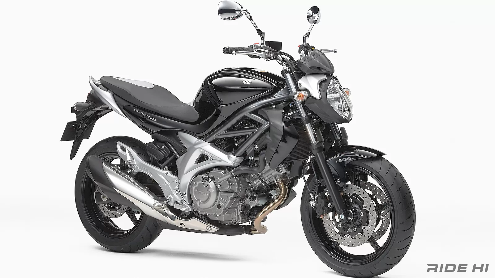 直4全盛の中にスズキはVツインSV400を投入！【このバイクに注目